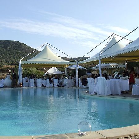 Hotel Ristorante La Tana Di Li Mazzoni Trinità dʼAgultu Extérieur photo