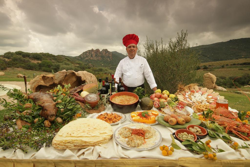 Hotel Ristorante La Tana Di Li Mazzoni Trinità dʼAgultu Extérieur photo
