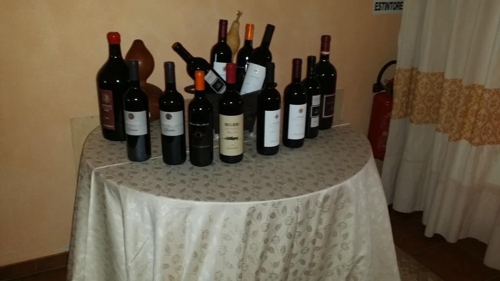 Hotel Ristorante La Tana Di Li Mazzoni Trinità dʼAgultu Extérieur photo