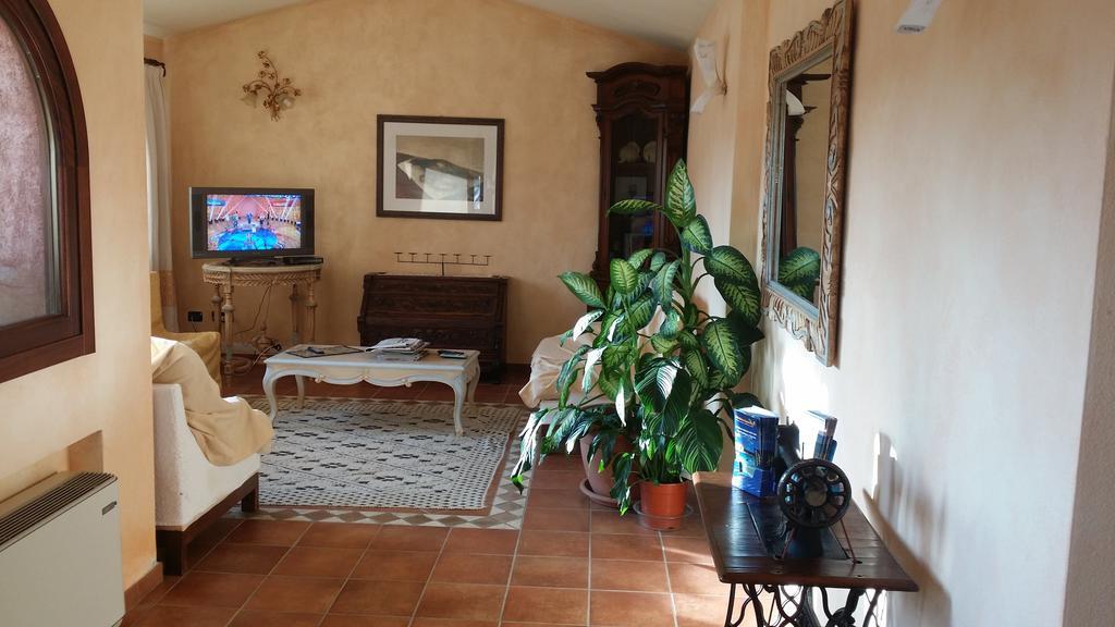 Hotel Ristorante La Tana Di Li Mazzoni Trinità dʼAgultu Extérieur photo